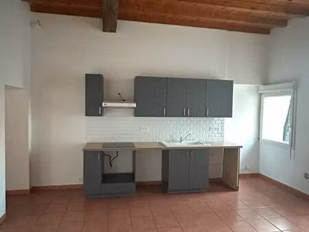 maison 2 chambres 120m2 + cour