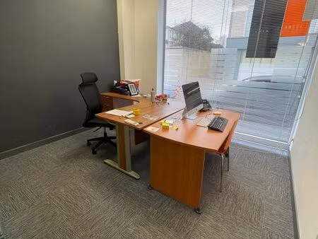 location bureau 12.2m²