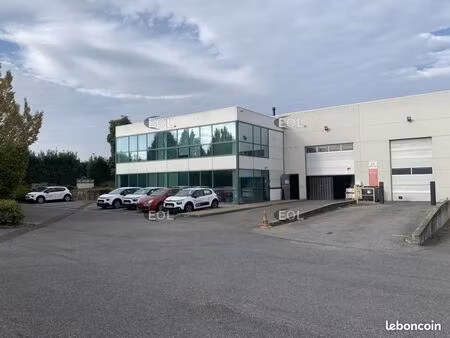 local industriel 3 979 m²