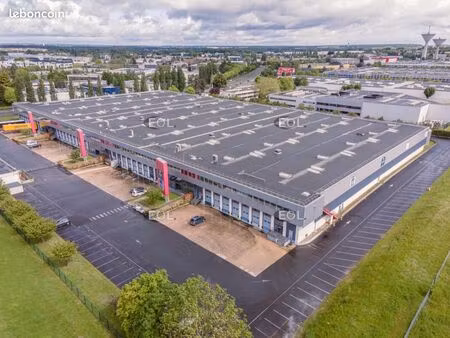 local industriel 8 577 m²