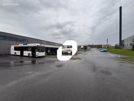 local d'activité 2 750 m²