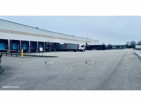 local logistique 17 654 m²
