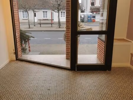 local commercial à louer au centre bourg