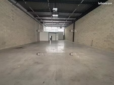 local d'activité 436 m²