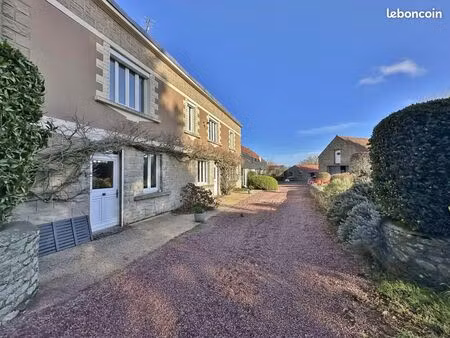 maison 9 pièces 243 m²