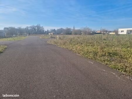 terrain 625 m² hagetmau