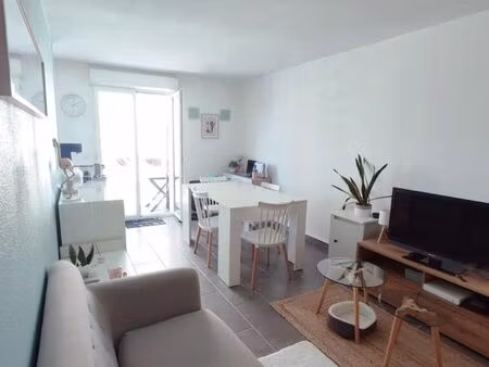 t2 47m2 balcon + place de parking agen centre