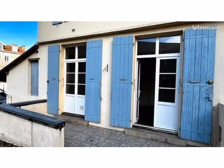 appatement t1 en rdc avec petite terrasse