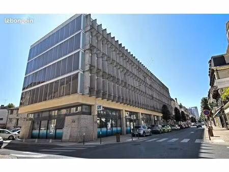 bureaux 70 m2 rénovés à louer avec 2 places de parking - quartier gare d'agen