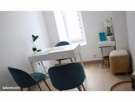 local / bureaux à louer – centre de professionnels