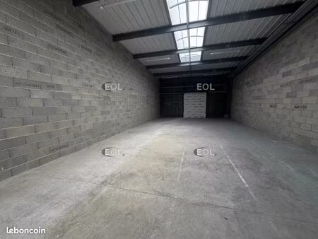 local d'activité 168 m²