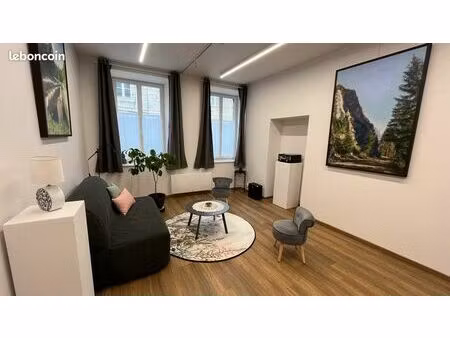 f2 meublé en très bon état