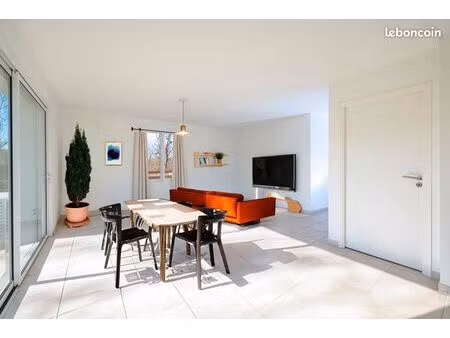 dernier t4 étage plein sud à saisir