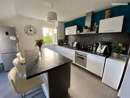 magnifique t3 avec cuisine équipée essert