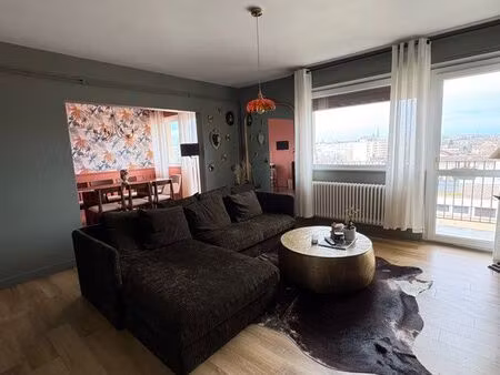 bel appartement 4 pièces de 88 m² avec balcon et garage