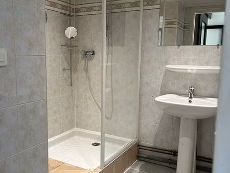 studio meublé rénové à neuf