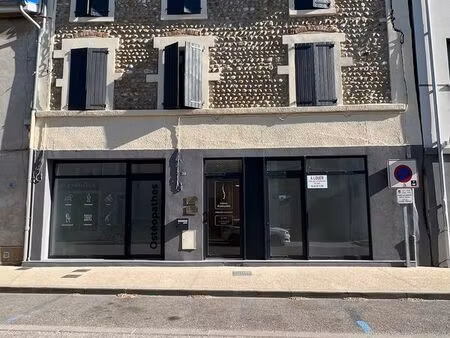 salle à louer (dans local neuf) pour professionnel santé/soins anneyron (26)