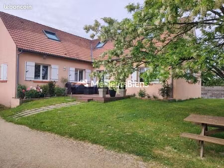 maison 7 pièces 203 m²