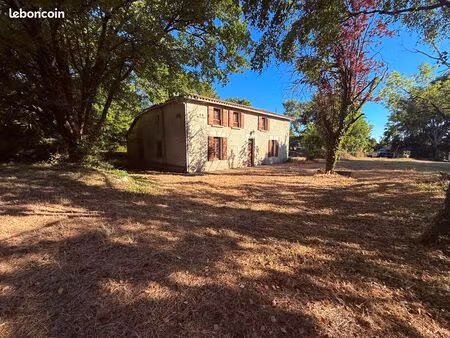 charmante maison en pierre à rénover