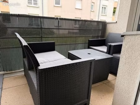 grand t2 52m2 terrasse et garage fermé proche toison d'or