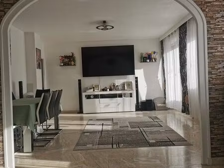 je vends un appartement spacieux de 113 m²