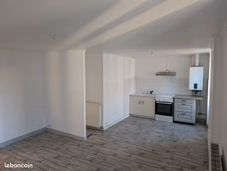 à louer - appartement t3 non meublé - 66m² - proche centre ville