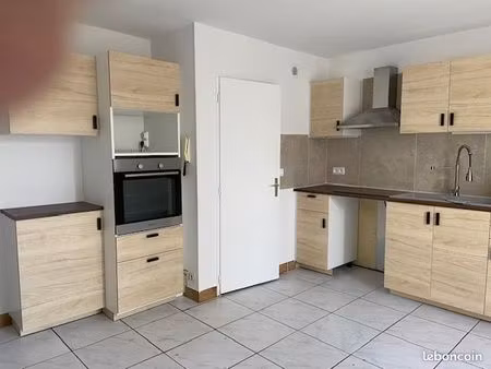 au cœur du village appartement t2 à villereal