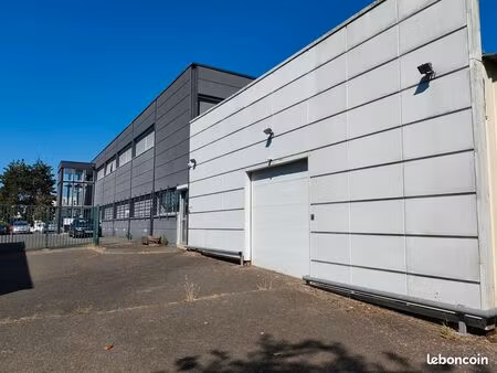 local d'activité / bureaux / entrepôt 740m2