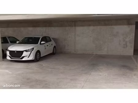 location garage 12.5 m²