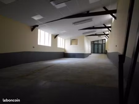 local commercial 210 m²