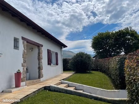 ascain  maison de plain-pied au calme