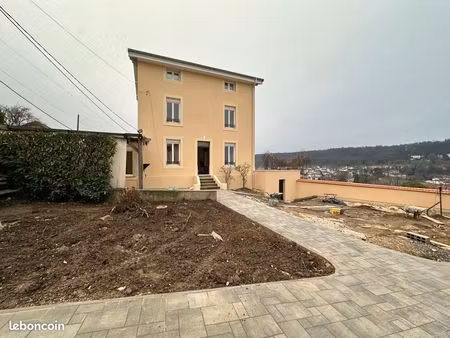 maison à louer – frouard – 5 chambres – jardin & stationnement