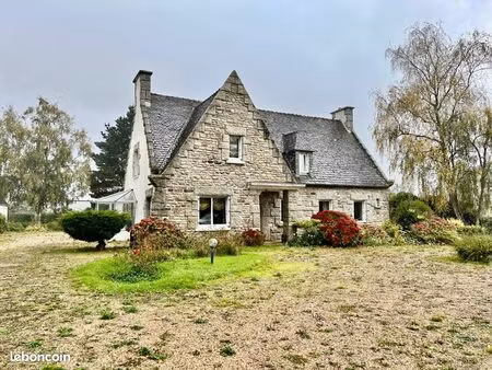 maison 11 pièces 196 m²