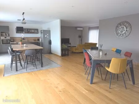 maison neuve et lumineuse