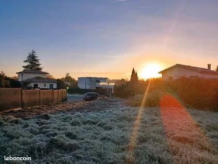 terrain 853 m² martillac