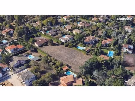 terrain résidentiel 650 m² 210 000