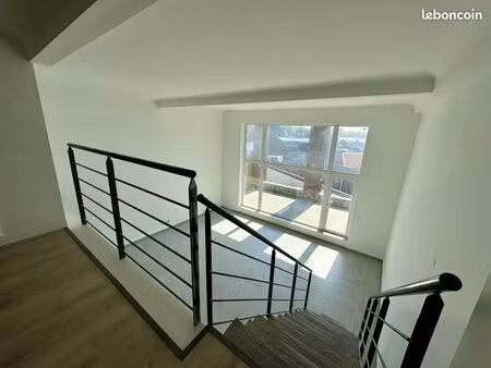 loft/atelier/surface 4 pièces 150 m²