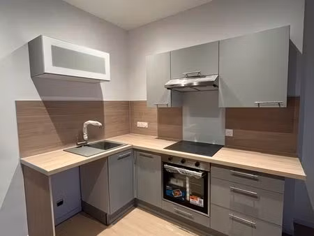 valmont gare - grand f4 rénové avec belle terrasse couverte