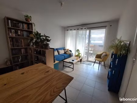 appartement bas cenon 40m2 avec balcon 9m2  avec locataire en place ou libre selon demande