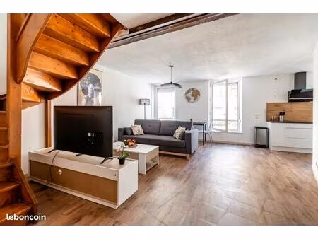 charmant duplex rénové – 3 chambres – 84 m² au sol (64 m² loi carrez)