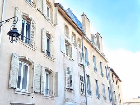 pl. carnot / vieille ville - tb studio duplex meublé