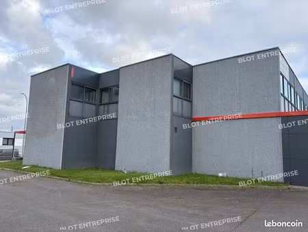 local d'activité 1 600 m²