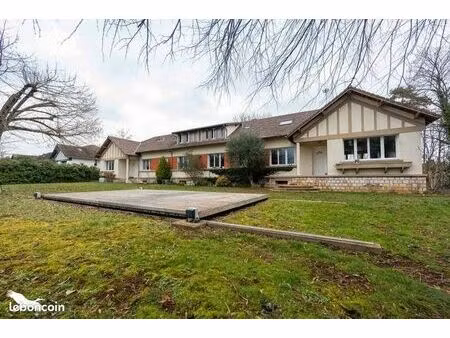 longère 12 pièces 380 m²