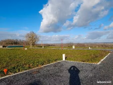 terrain 557 m² cherves richemont