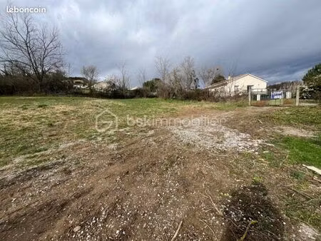terrain 1 800 m² saint uze