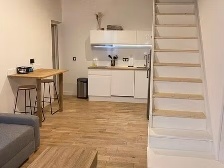 appartement en duplex complètement meublé