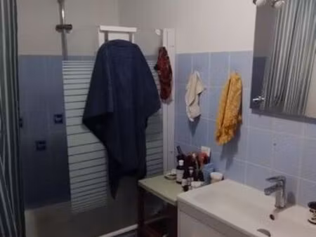 agréable et beau t3 (1er ét.)  pk privé  proche centre