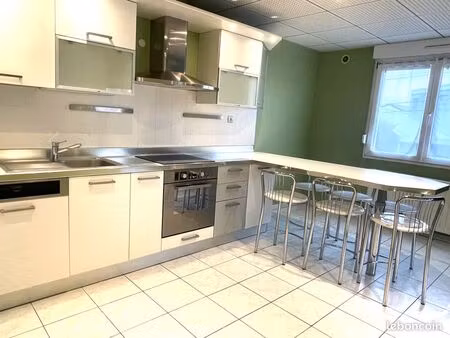 appartement 3 pièces 84 m²