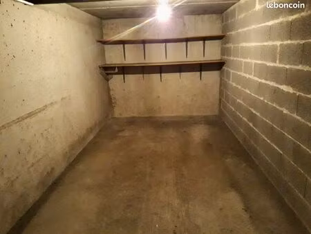 garage avec électricité - plein centre ville du puy