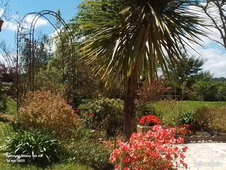 belle propriété  vue dominante  plein sud  autonome énergie  grand terrain trés calme verg